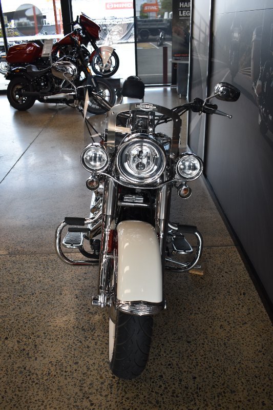 2012 Harley-davidson FLSTN SOFTAIL DELUXE CREAM
