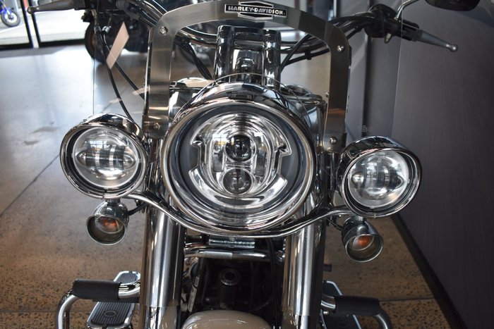 2012 Harley-davidson FLSTN SOFTAIL DELUXE CREAM