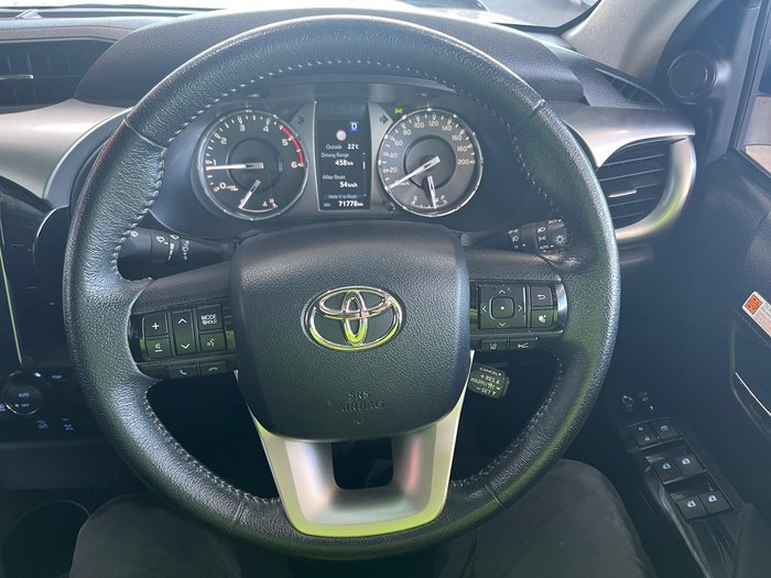 2023 Toyota Hilux SR5