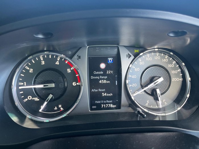 2023 Toyota Hilux SR5