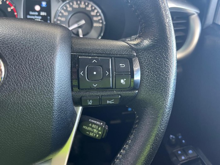 2023 Toyota Hilux SR5