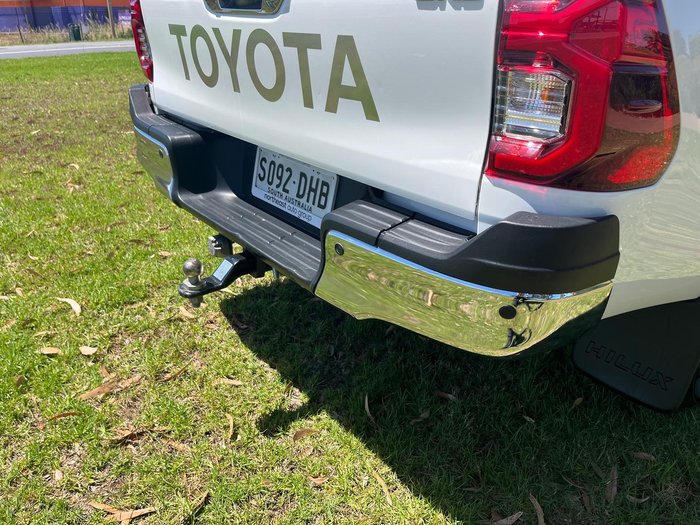 2023 Toyota Hilux SR5