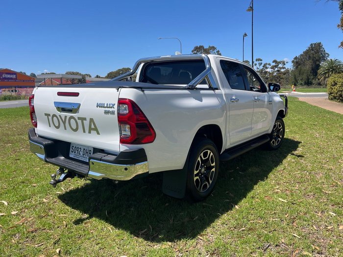 2023 Toyota Hilux SR5