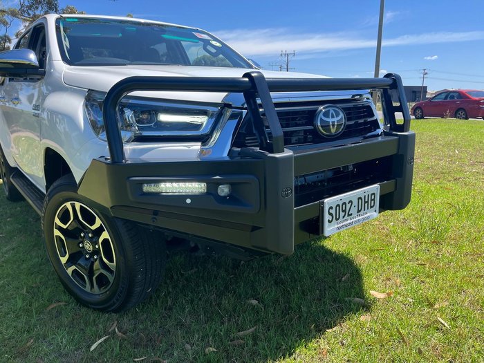 2023 Toyota Hilux SR5