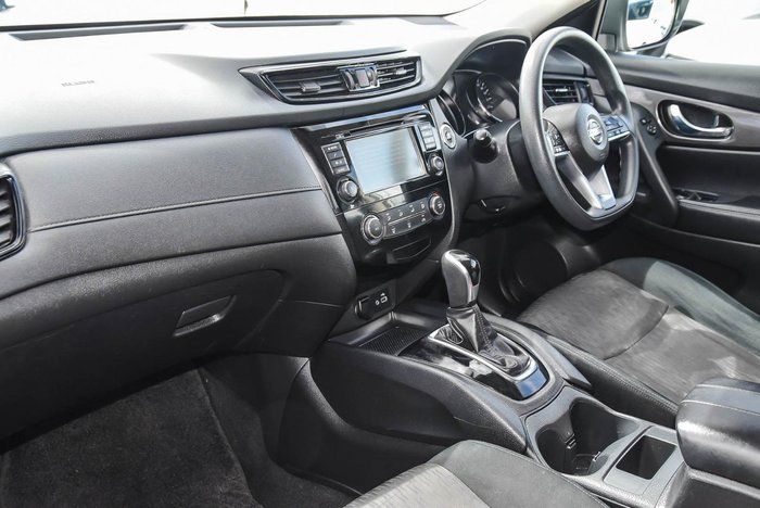 2022 Nissan X-TRAIL ST