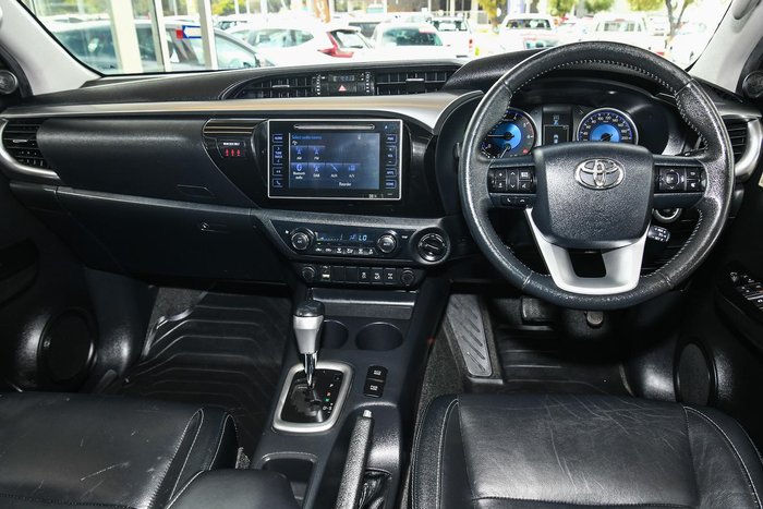 2016 Toyota Hilux SR5