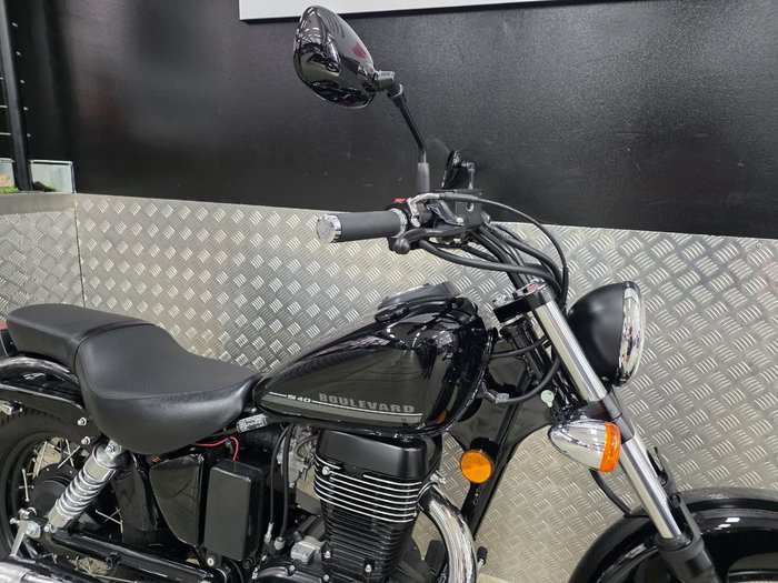 2017 Suzuki BOULEVARD S40 (LS650B) BLACK
