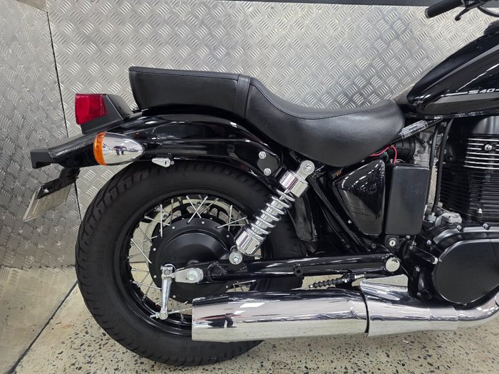 2017 Suzuki BOULEVARD S40 (LS650B) BLACK