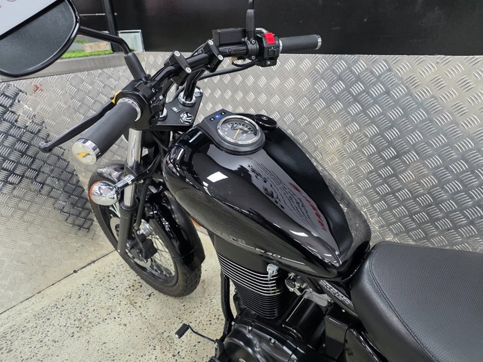 2017 Suzuki BOULEVARD S40 (LS650B) BLACK