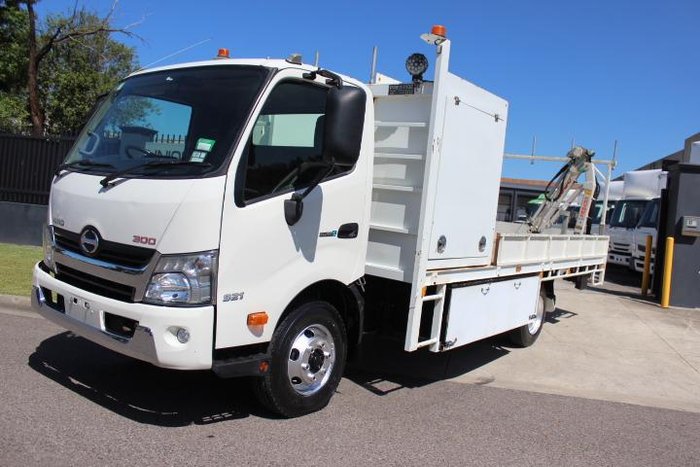 2015 Hino 921- 300 Series 921 AUTO LONG WHEEL BASE WHITE