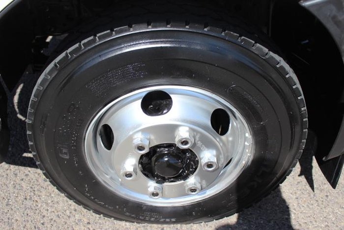 2015 Hino 921- 300 Series 921 AUTO LONG WHEEL BASE WHITE