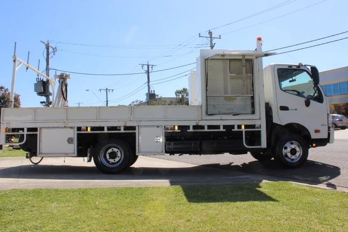 2015 Hino 300 Series 921 WHITE