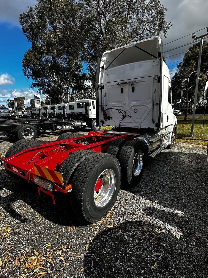 2024 Freightliner Cascadia 116 WHITE