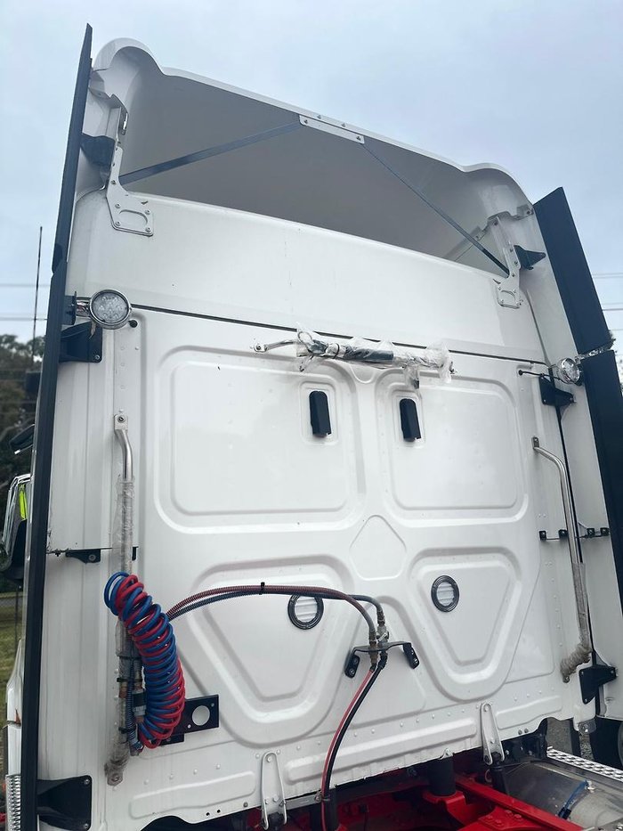 2024 Freightliner Cascadia 116 WHITE