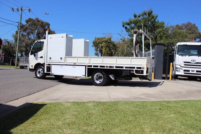 2015 Hino 300 Series 921 WHITE