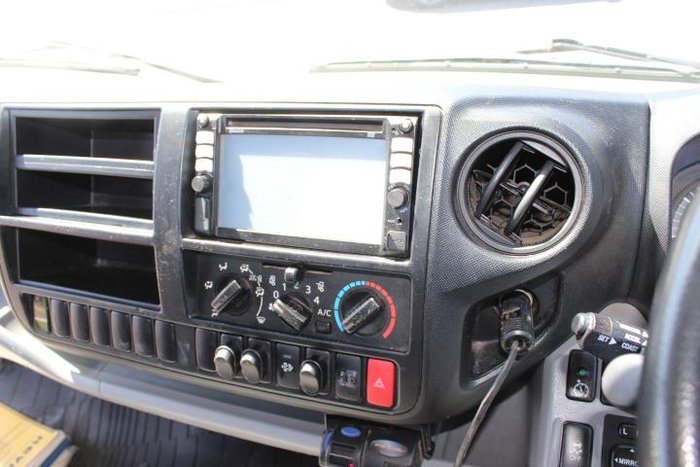 2015 Hino 300 Series 921 WHITE