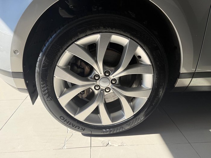 2019 Land Rover Range Rover Evoque P200 SE