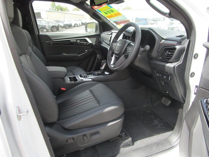 2025 Isuzu MU-X X-TERRAIN