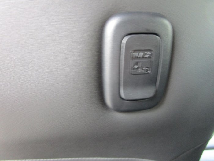 2025 Isuzu MU-X X-TERRAIN