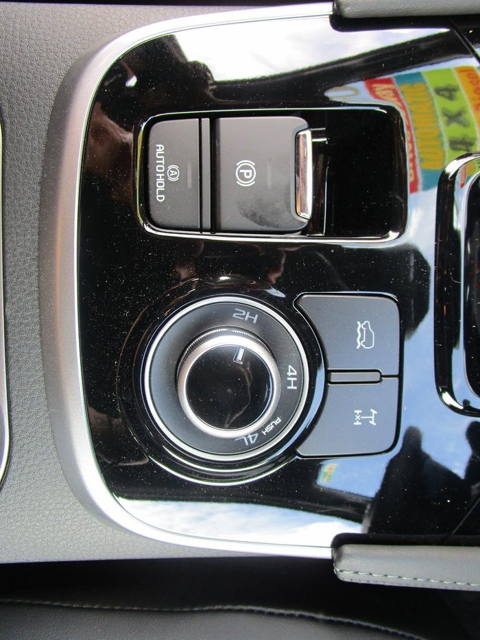 2025 Isuzu MU-X X-TERRAIN