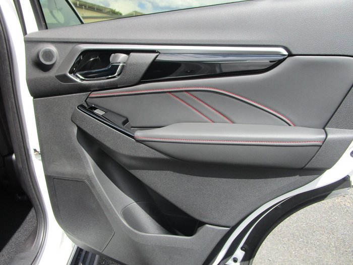 2025 Isuzu MU-X X-TERRAIN