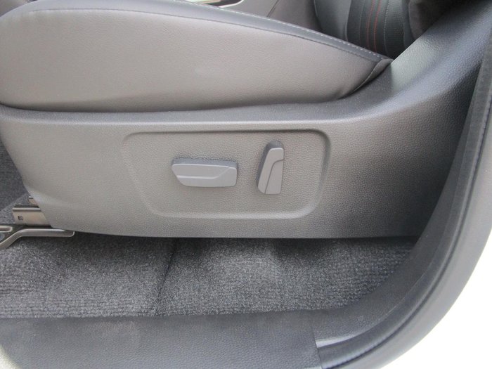 2025 Isuzu MU-X X-TERRAIN