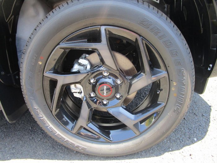 2025 Isuzu MU-X X-TERRAIN