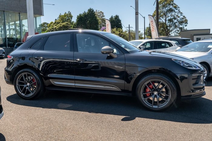 2023 Porsche Macan T