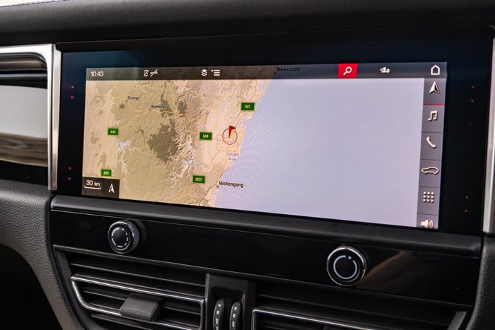 2023 Porsche Macan T