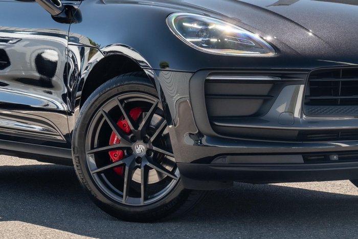 2023 Porsche Macan T