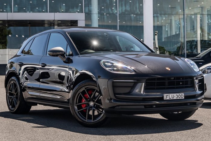 2023 Porsche Macan T