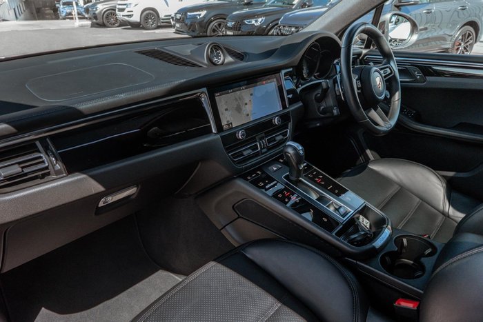 2023 Porsche Macan T