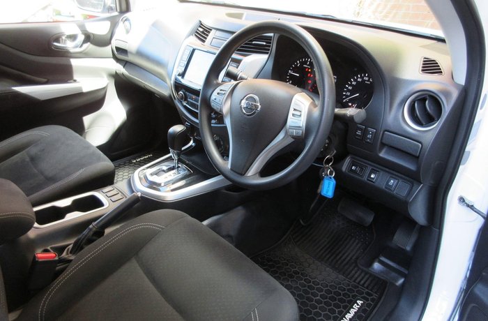 2020 Nissan Navara SL