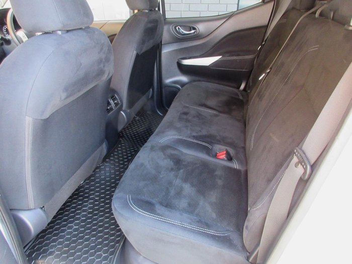 2020 Nissan Navara SL