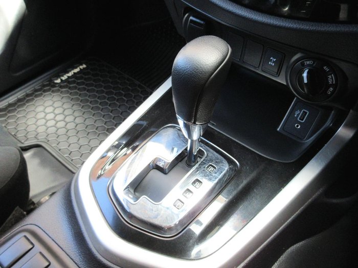 2020 Nissan Navara SL