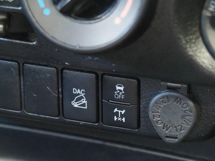 2023 Toyota Hilux SR