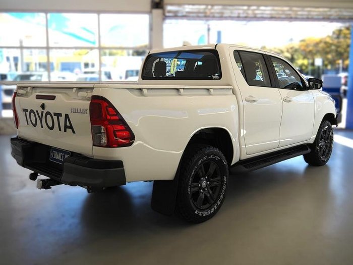 2023 Toyota Hilux SR