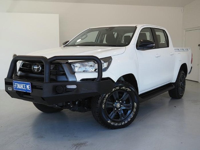 2023 Toyota Hilux SR