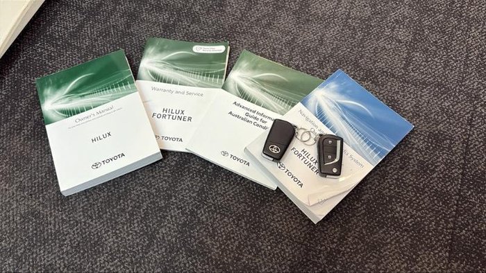 2023 Toyota Hilux SR