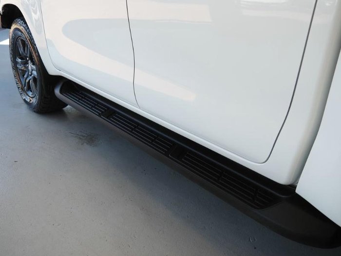 2023 Toyota Hilux SR