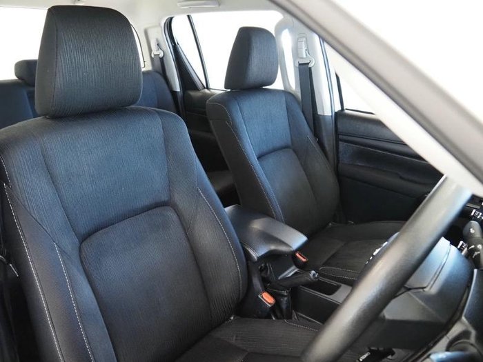 2023 Toyota Hilux SR