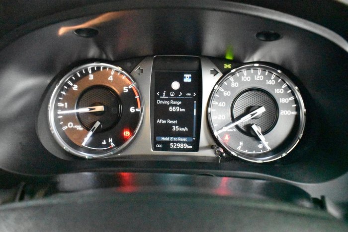 2021 Toyota Hilux SR5