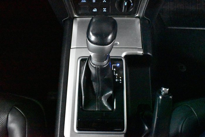 2022 Toyota Landcruiser Prado VX