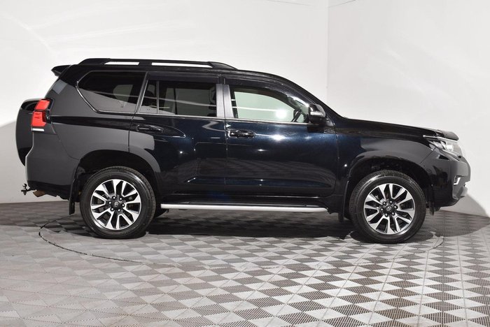 2022 Toyota Landcruiser Prado VX