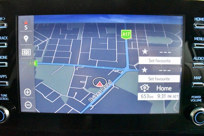 2022 Toyota Hilux SR5