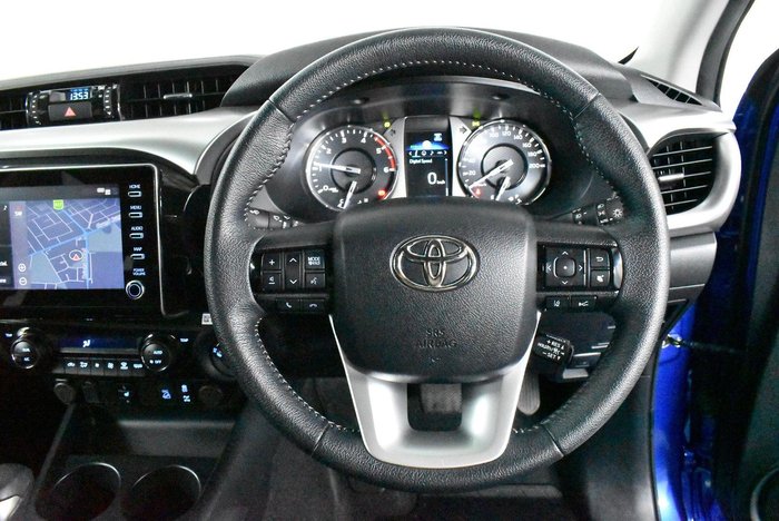 2022 Toyota Hilux SR5