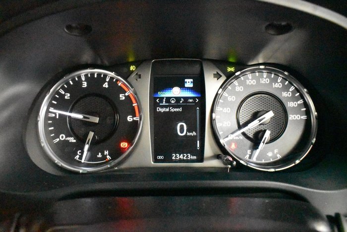 2022 Toyota Hilux SR5