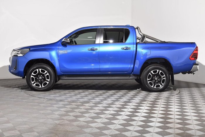 2022 Toyota Hilux SR5