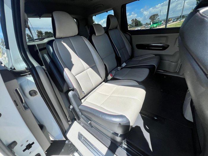 2018 Kia Carnival Platinum