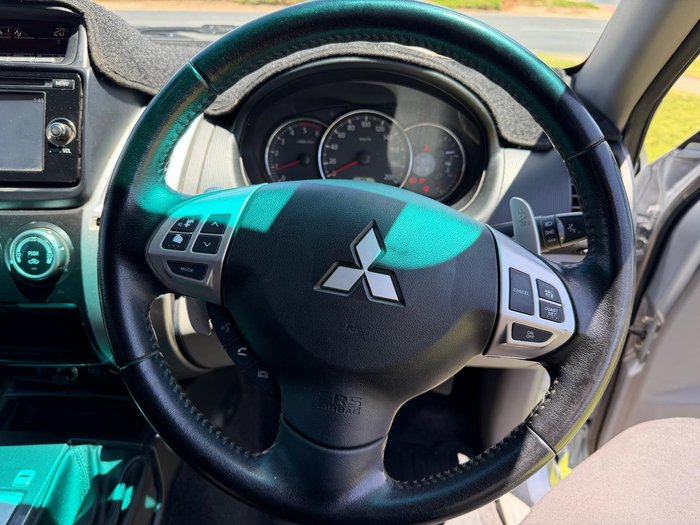 2015 Mitsubishi Challenger